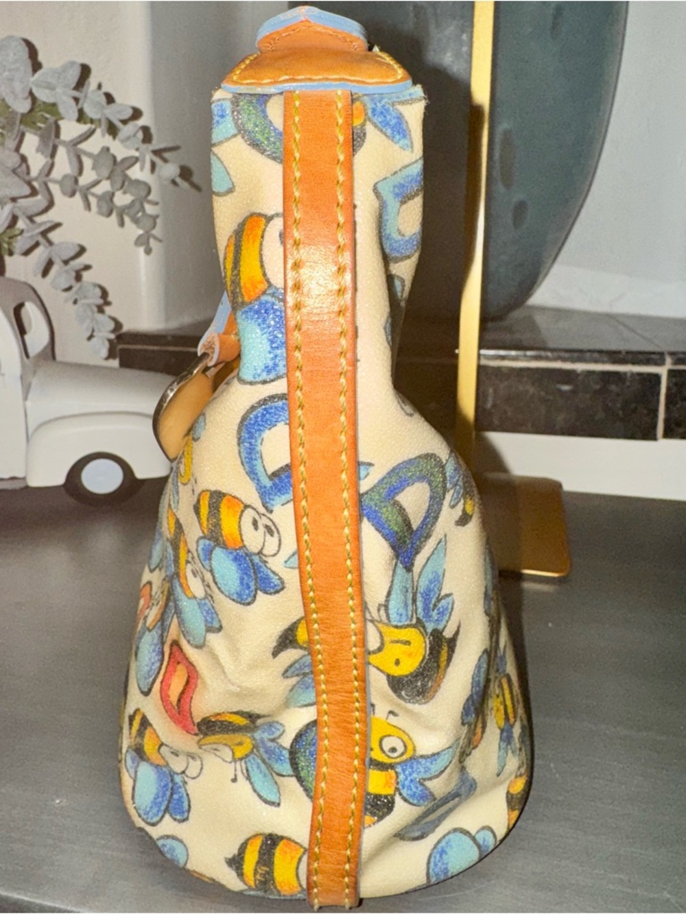 Dooney & Bourke Bee Print Hobo Bag with Rainbow Zipper & Pink Heart Y2K EUC - Picture 8 of 16